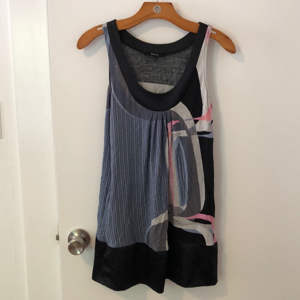 Express | Sleeves-less dress, with pockets.